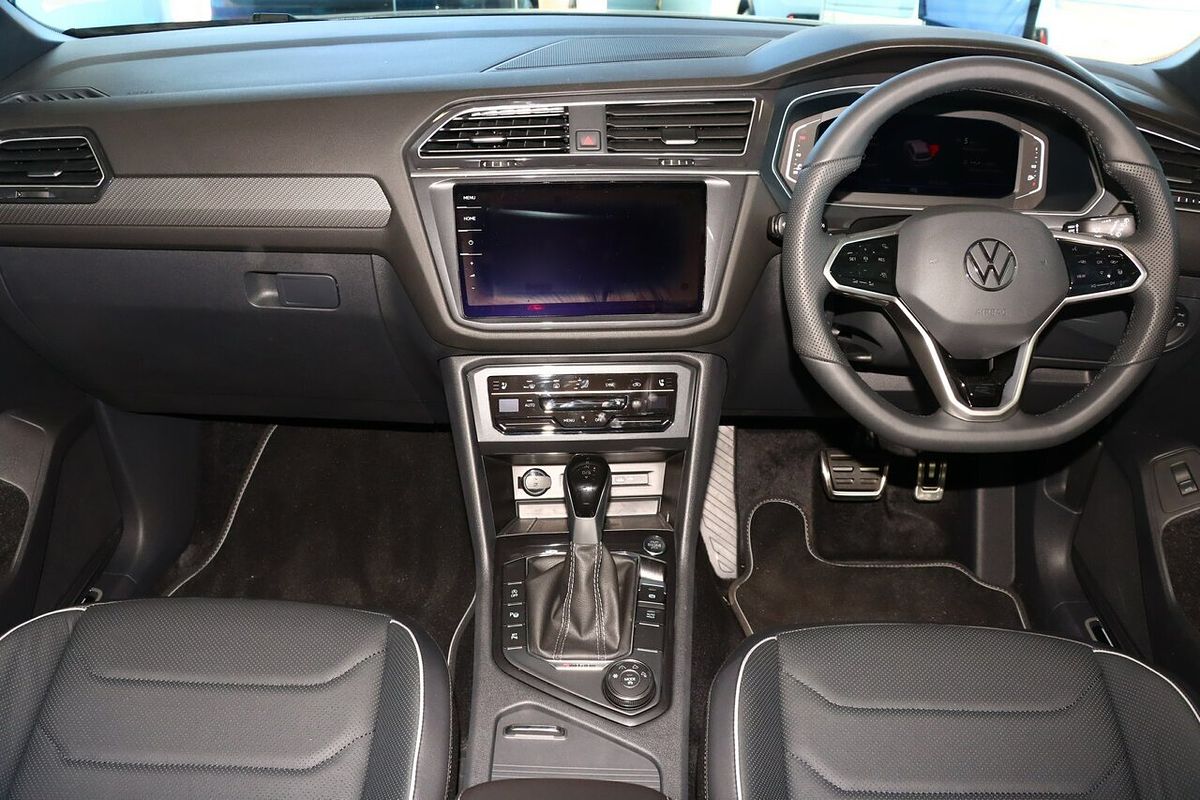 2024 Volkswagen Tiguan Wolfsburg Edition Allspace 5N