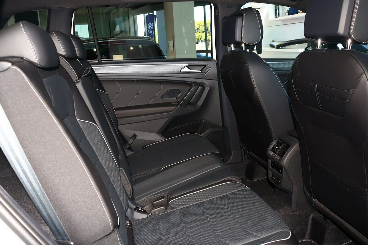 2024 Volkswagen Tiguan Wolfsburg Edition Allspace 5N