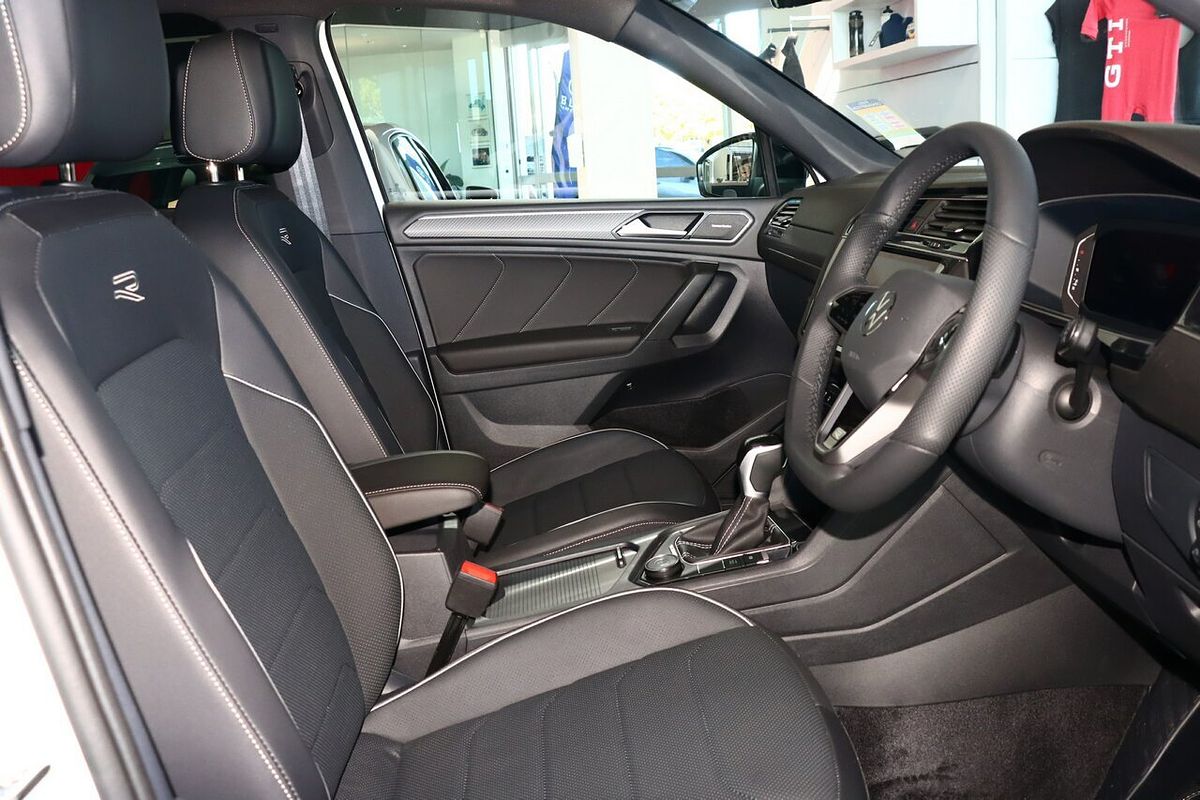 2024 Volkswagen Tiguan Wolfsburg Edition Allspace 5N