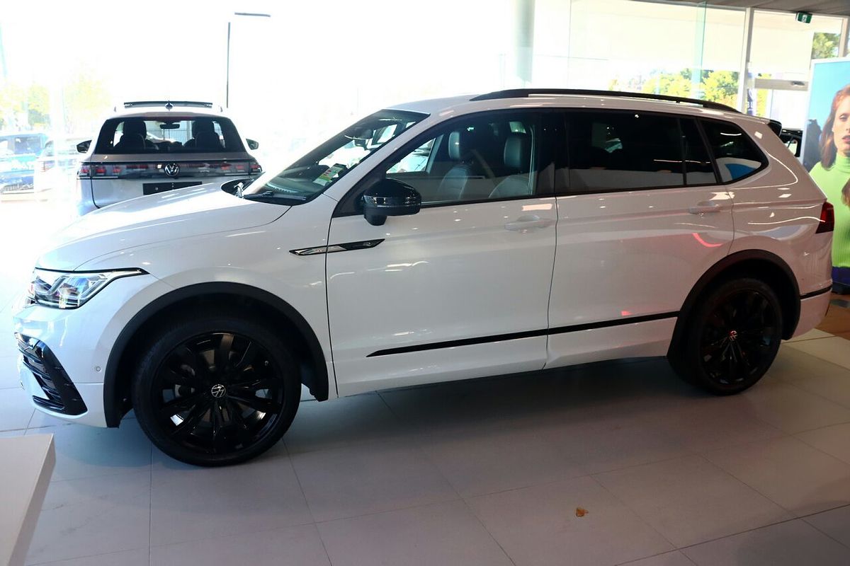 2024 Volkswagen Tiguan Wolfsburg Edition Allspace 5N