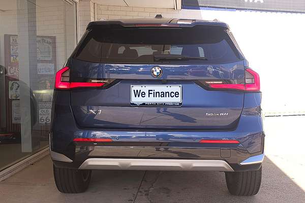 2022 BMW X1 sDrive18i U11