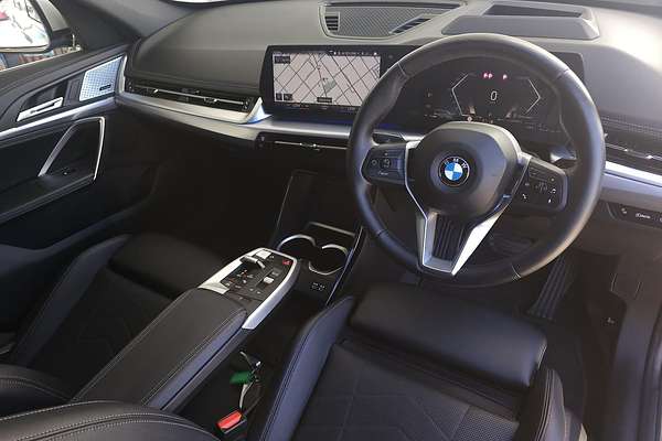 2022 BMW X1 sDrive18i U11