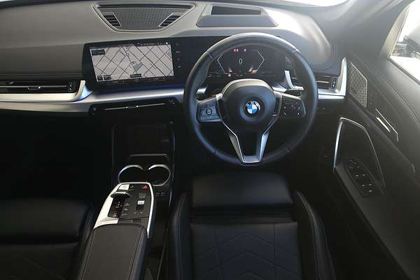2022 BMW X1 sDrive18i U11