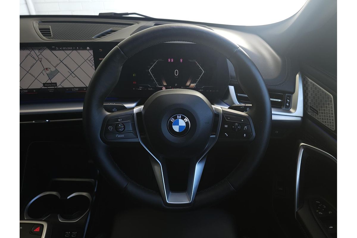 2022 BMW X1 sDrive18i U11