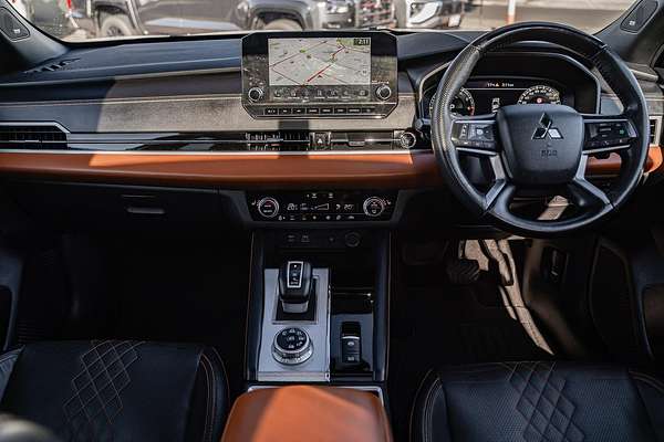 2022 Mitsubishi Outlander Exceed Tourer ZM