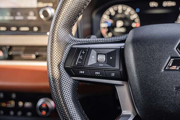 2022 Mitsubishi Outlander Exceed Tourer ZM