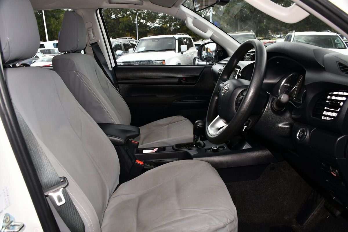 2024 Toyota Hilux SR GUN126R 4X4