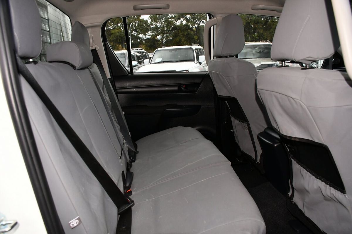 2024 Toyota Hilux SR GUN126R 4X4