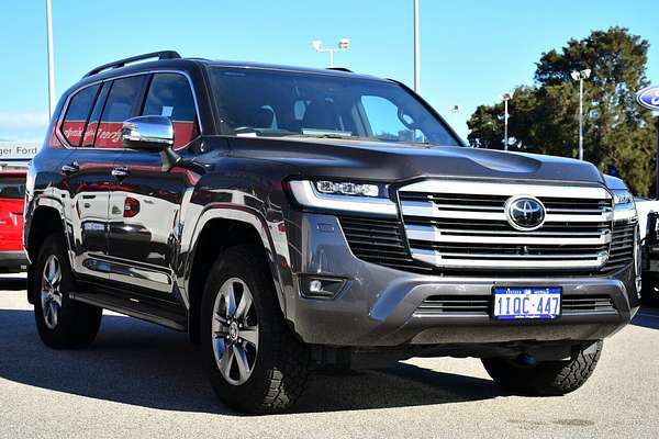 2022 Toyota Landcruiser Sahara FJA300R