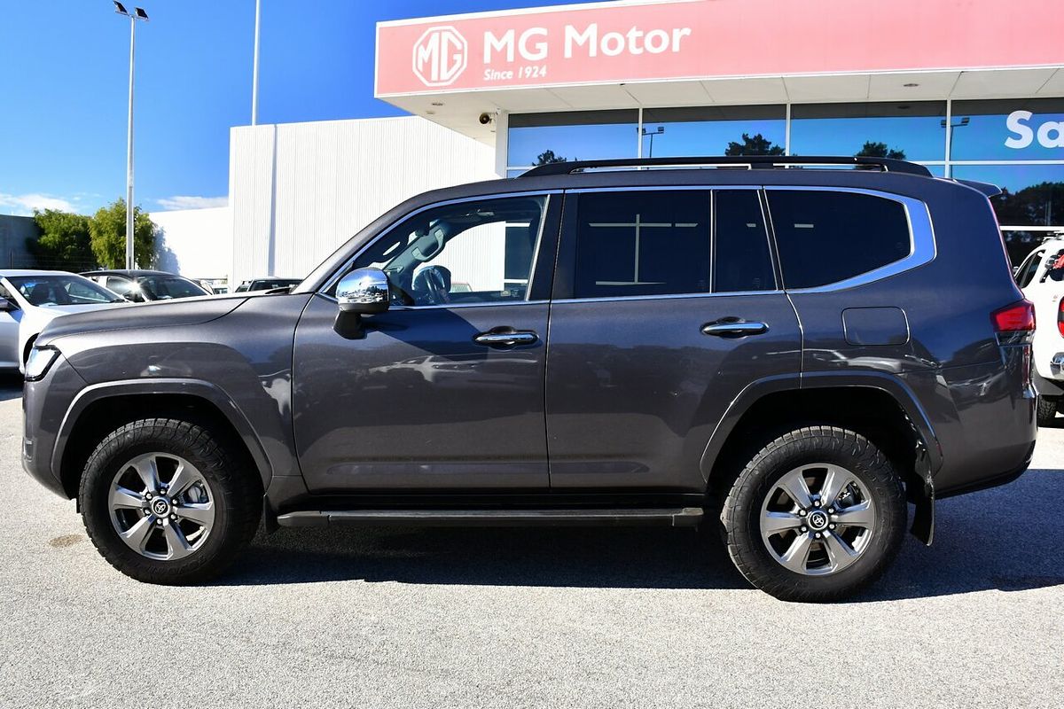 2022 Toyota Landcruiser Sahara FJA300R