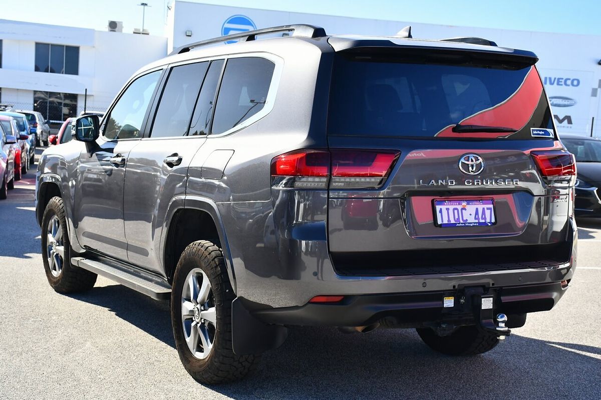 2022 Toyota Landcruiser Sahara FJA300R