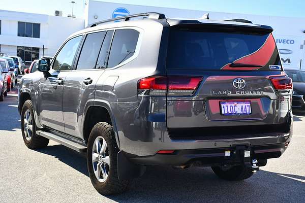 2022 Toyota Landcruiser Sahara FJA300R