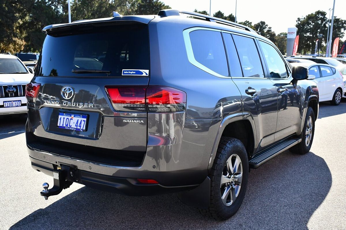 2022 Toyota Landcruiser Sahara FJA300R