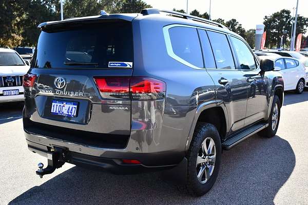 2022 Toyota Landcruiser Sahara FJA300R