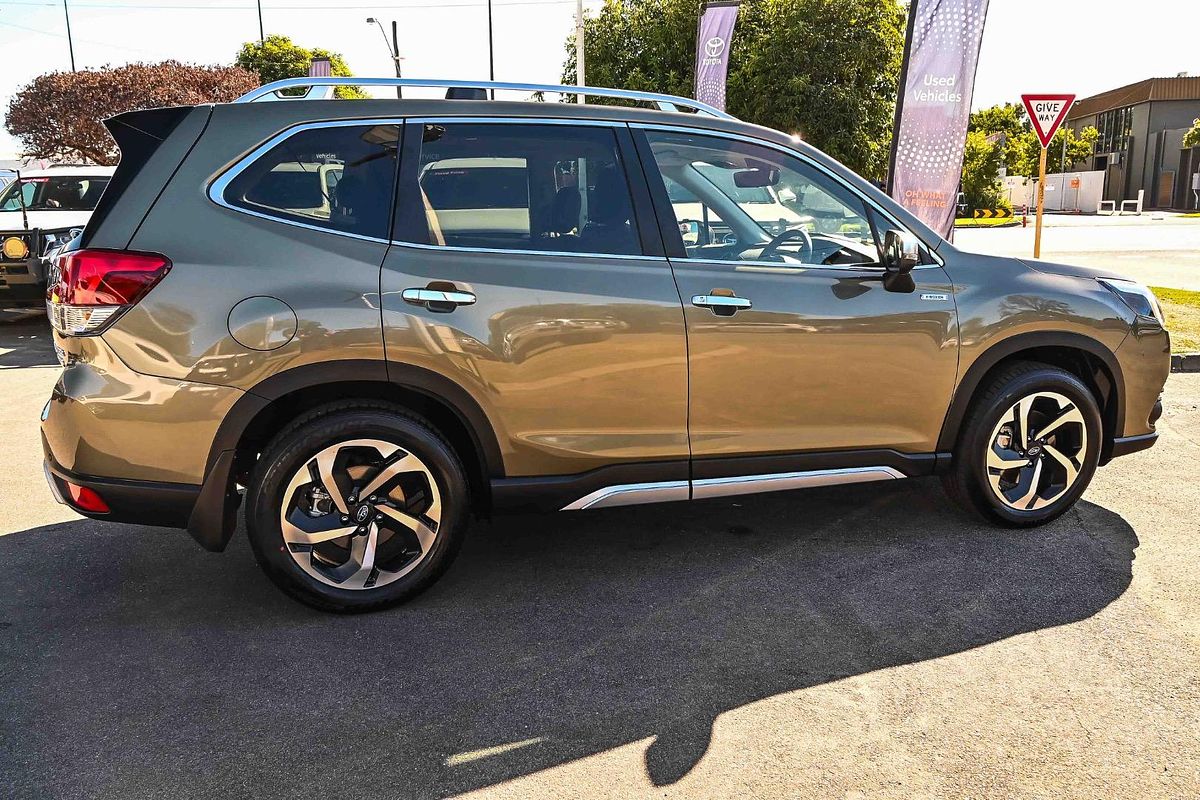 2024 Subaru Forester Hybrid S S5