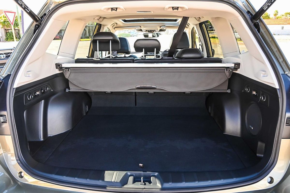 2024 Subaru Forester Hybrid S S5
