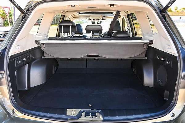 2024 Subaru Forester Hybrid S S5