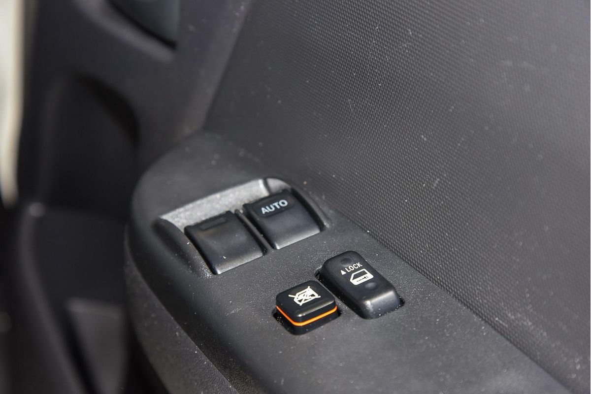 2014 Toyota Hiace Commuter KDH223R