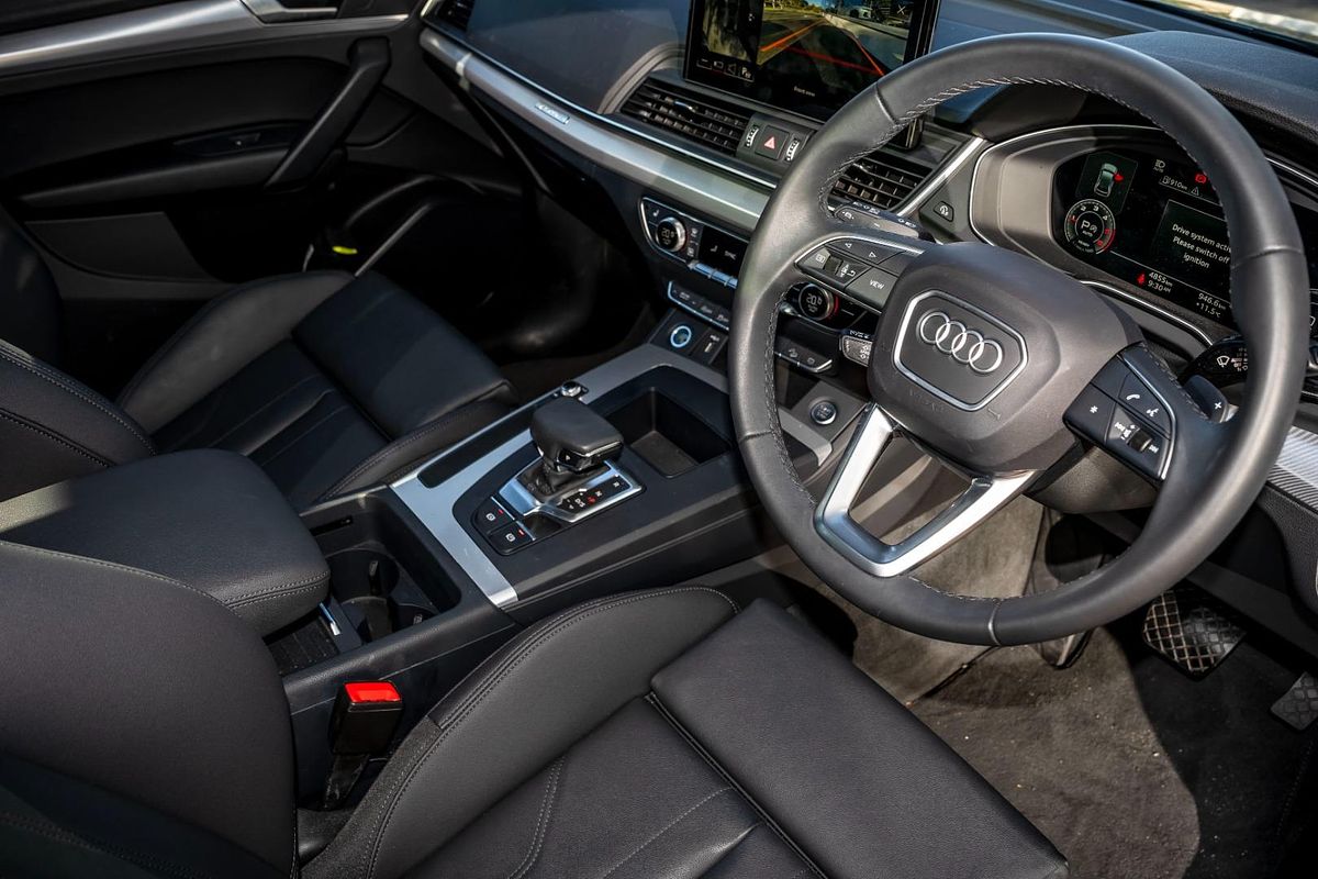 2024 Audi Q5 40 TDI Sport FY