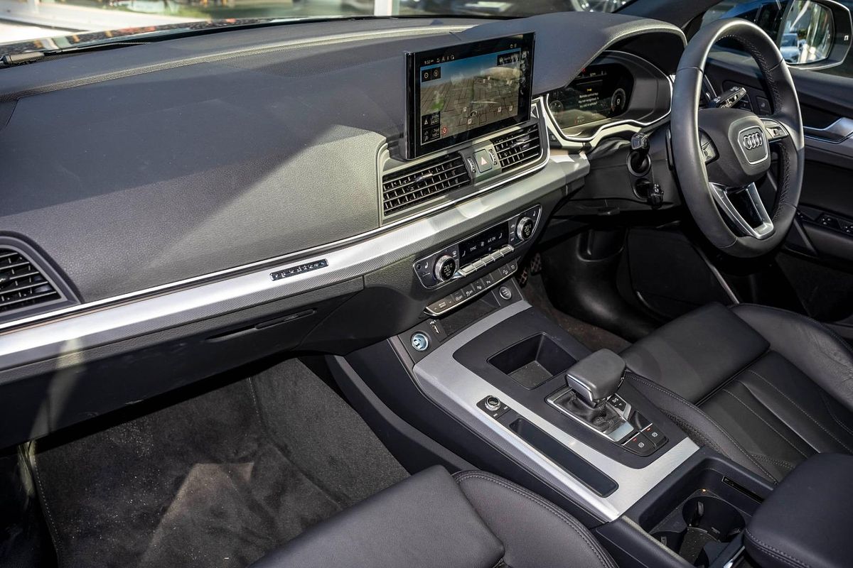 2024 Audi Q5 40 TDI Sport FY