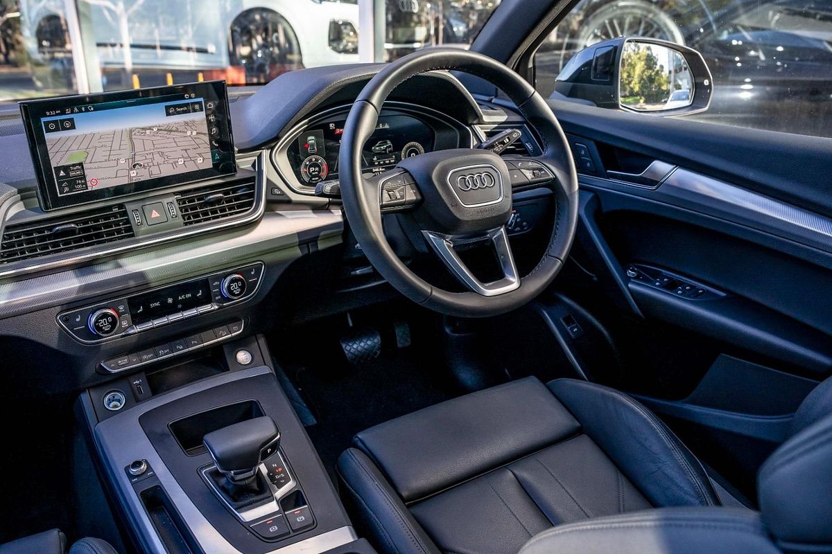 2024 Audi Q5 40 TDI Sport FY
