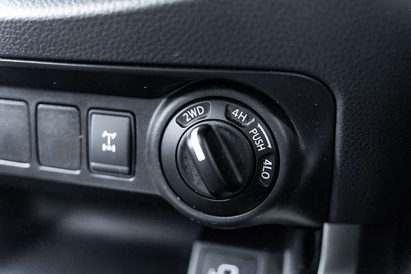 2021 Nissan Navara ST D23 4X4