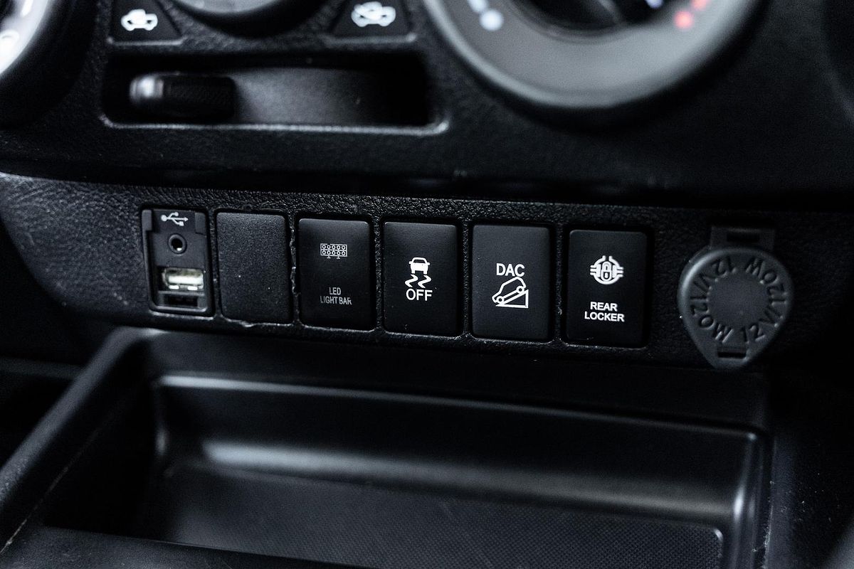 2018 Toyota Hilux SR GUN126R 4X4
