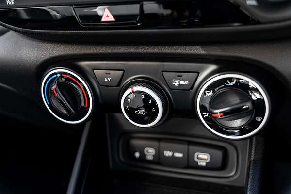 2025 Hyundai Venue Active QX.V5