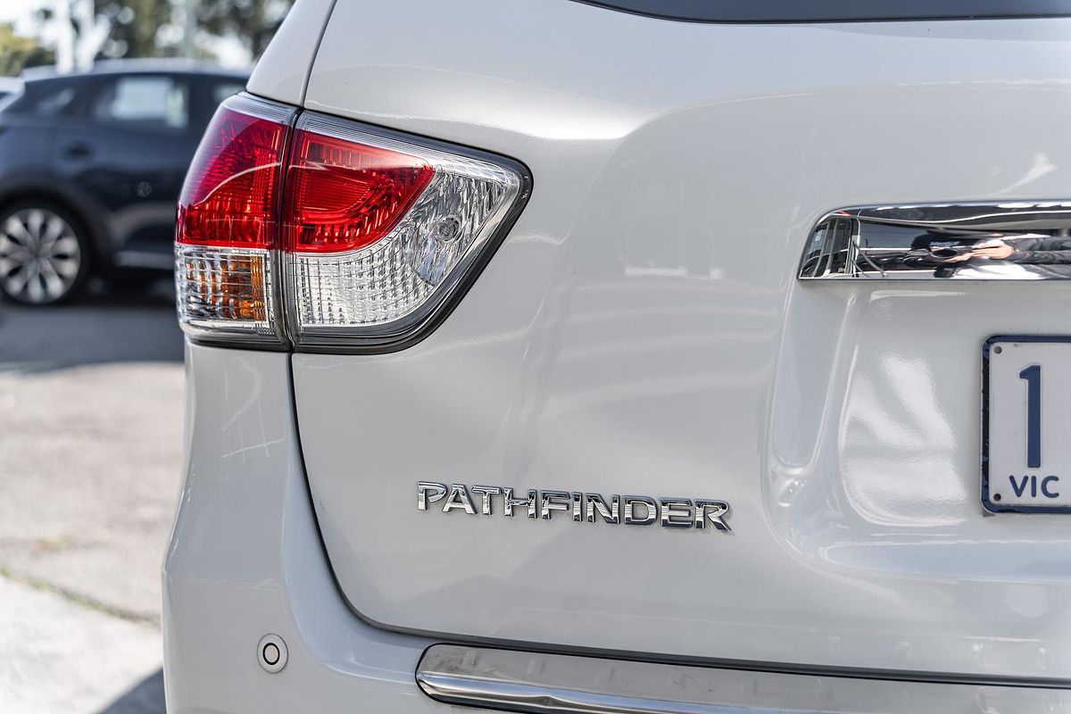 2014 Nissan Pathfinder ST R52
