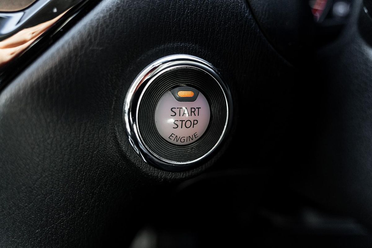 2014 Nissan Pathfinder ST R52