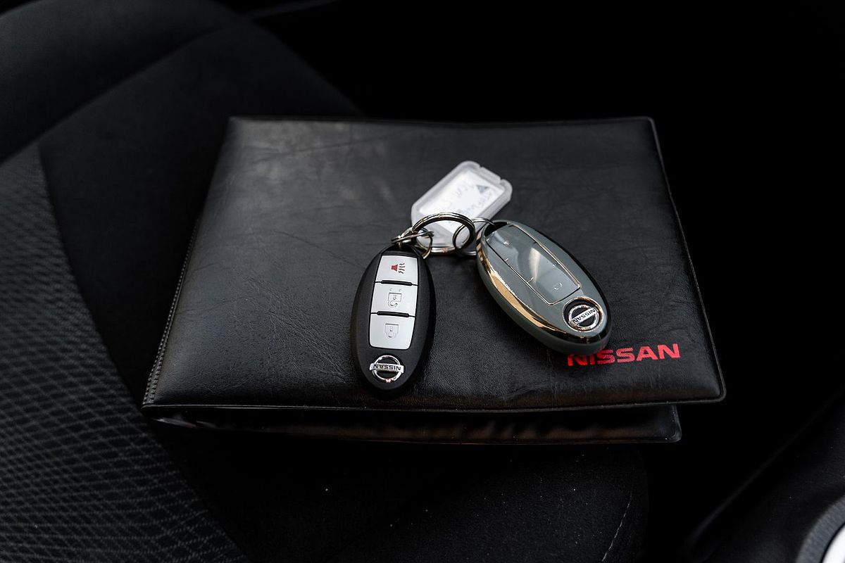 2014 Nissan Pathfinder ST R52