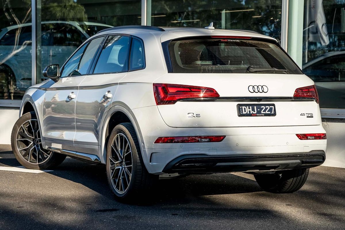 2024 Audi Q5 45 TFSI S line FY