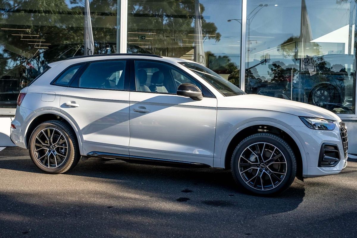 2024 Audi Q5 45 TFSI S line FY