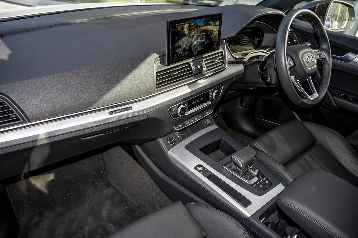 2024 Audi Q5 45 TFSI S line FY