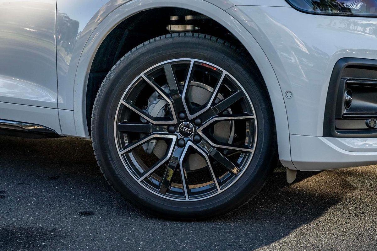 2024 Audi Q5 45 TFSI S line FY