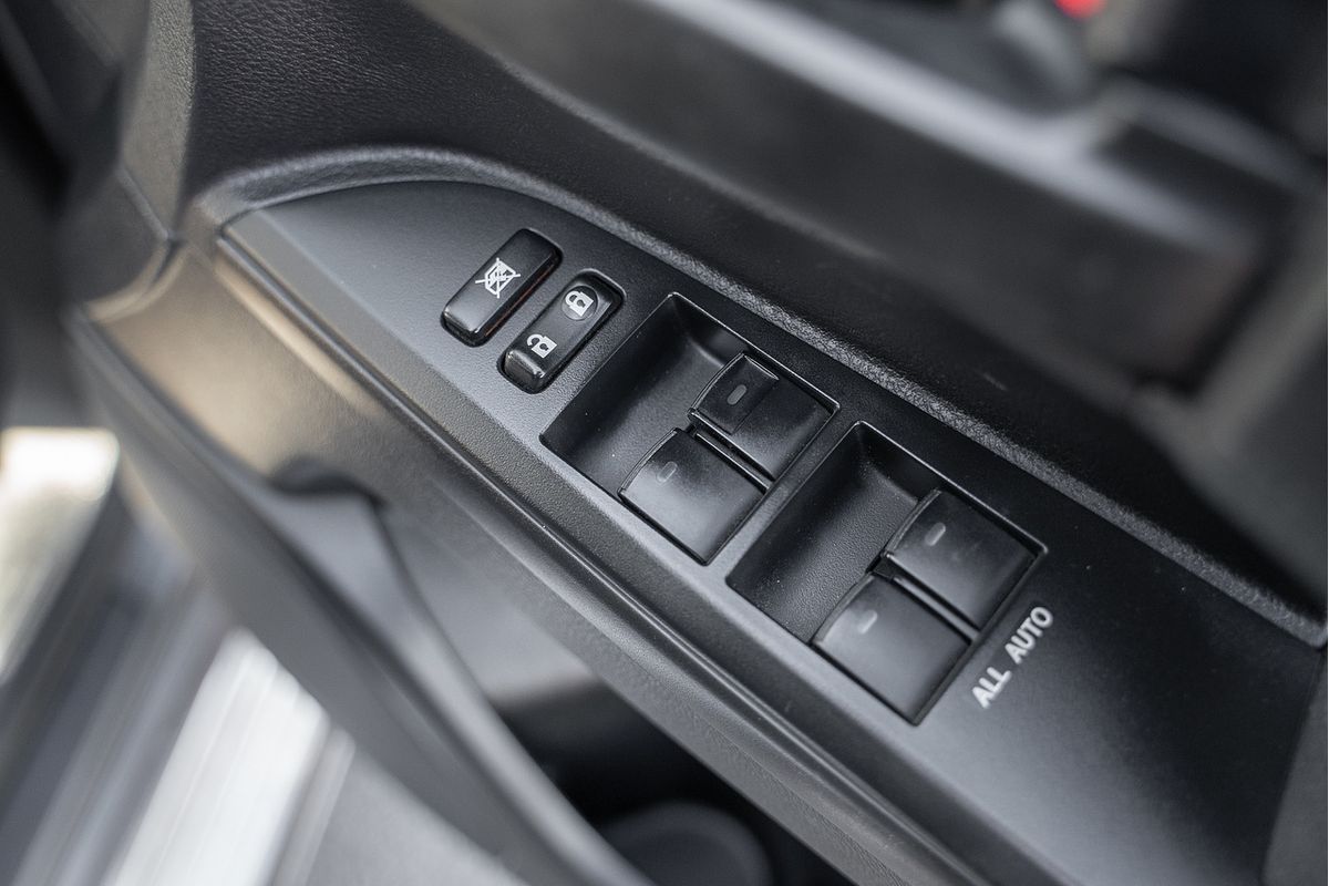 2014 Toyota Landcruiser Altitude (4x4) VDJ200R
