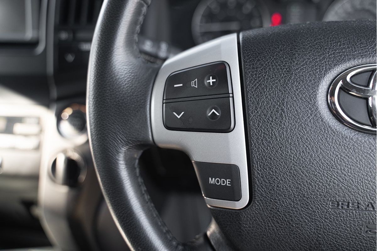2014 Toyota Landcruiser Altitude (4x4) VDJ200R