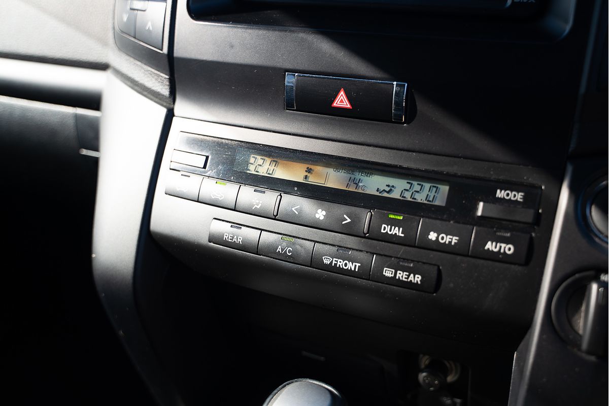2014 Toyota Landcruiser Altitude (4x4) VDJ200R