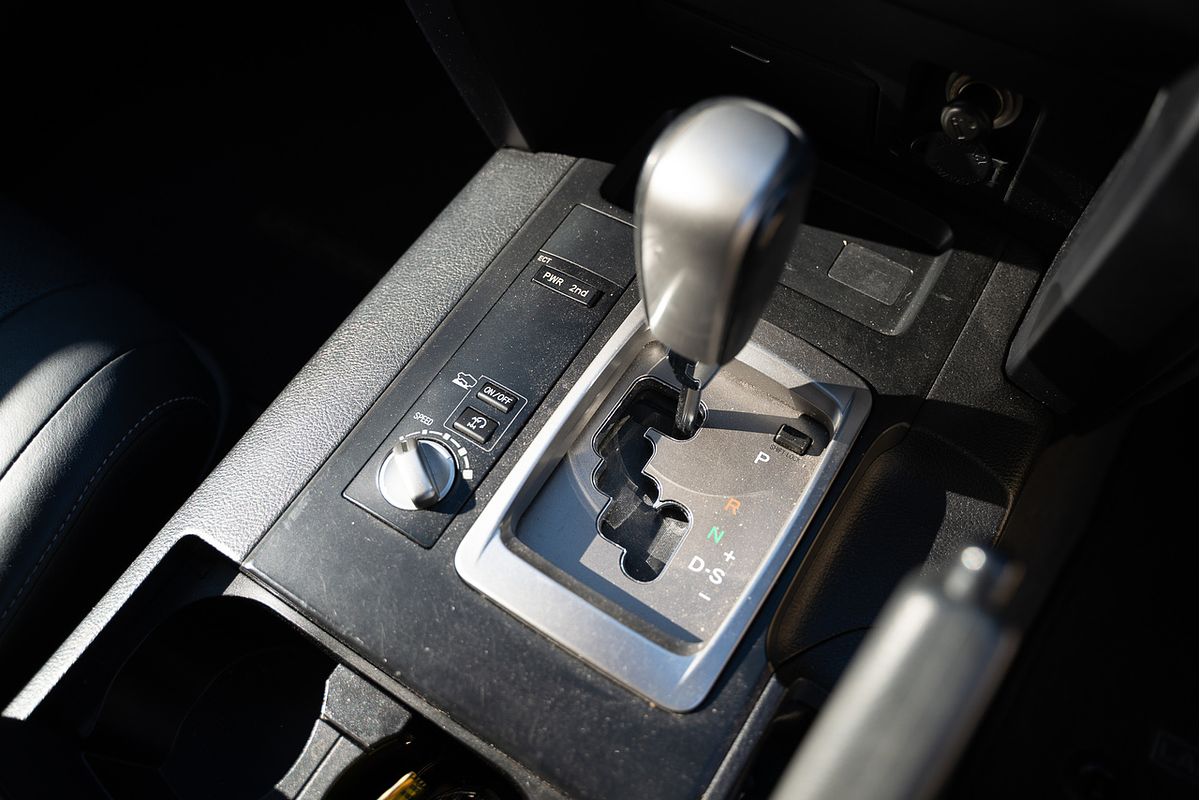 2014 Toyota Landcruiser Altitude (4x4) VDJ200R