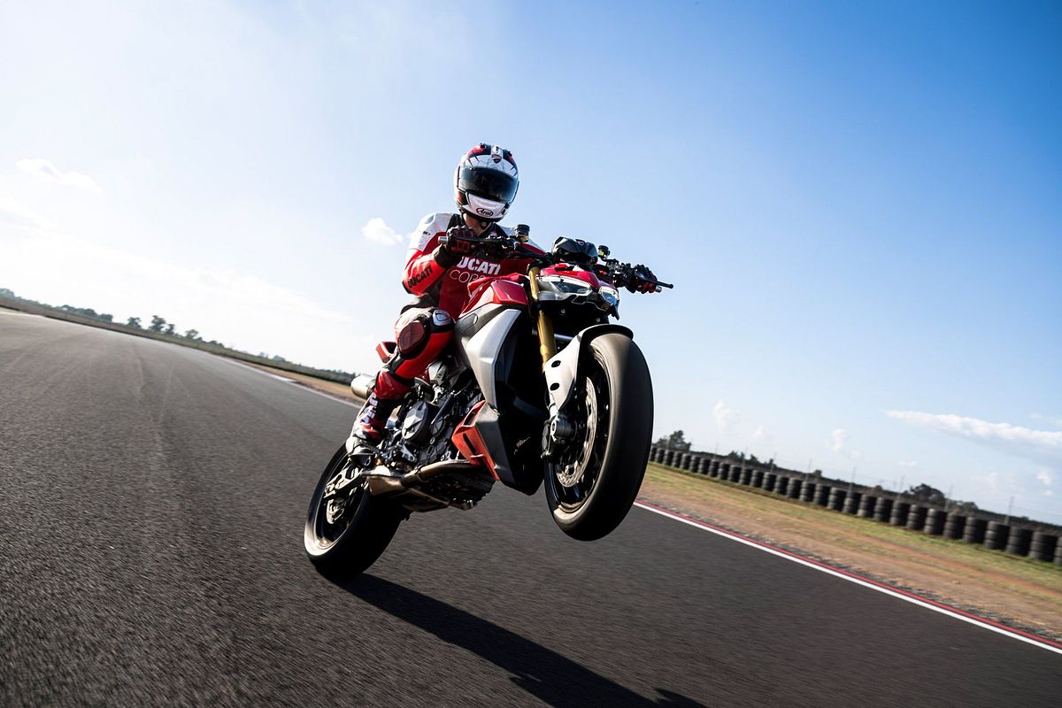 2025 Ducati STREETFIGHTER V2 S