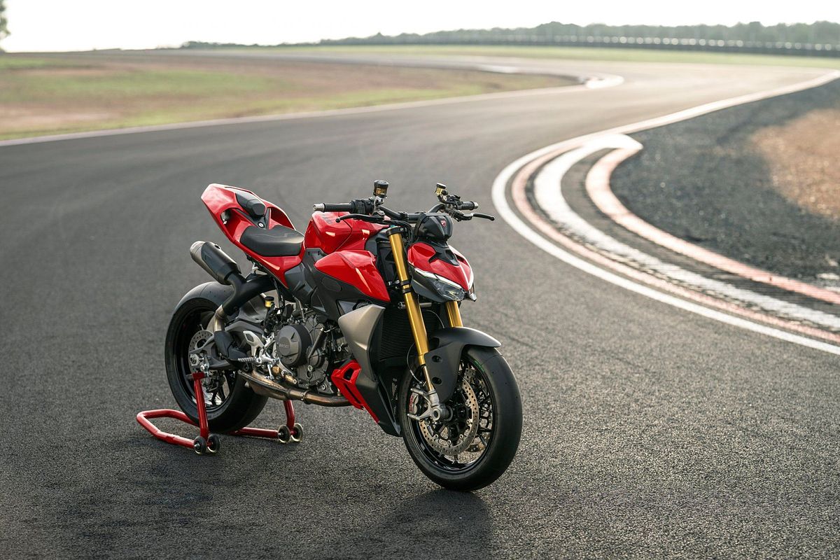2025 Ducati STREETFIGHTER V2 S