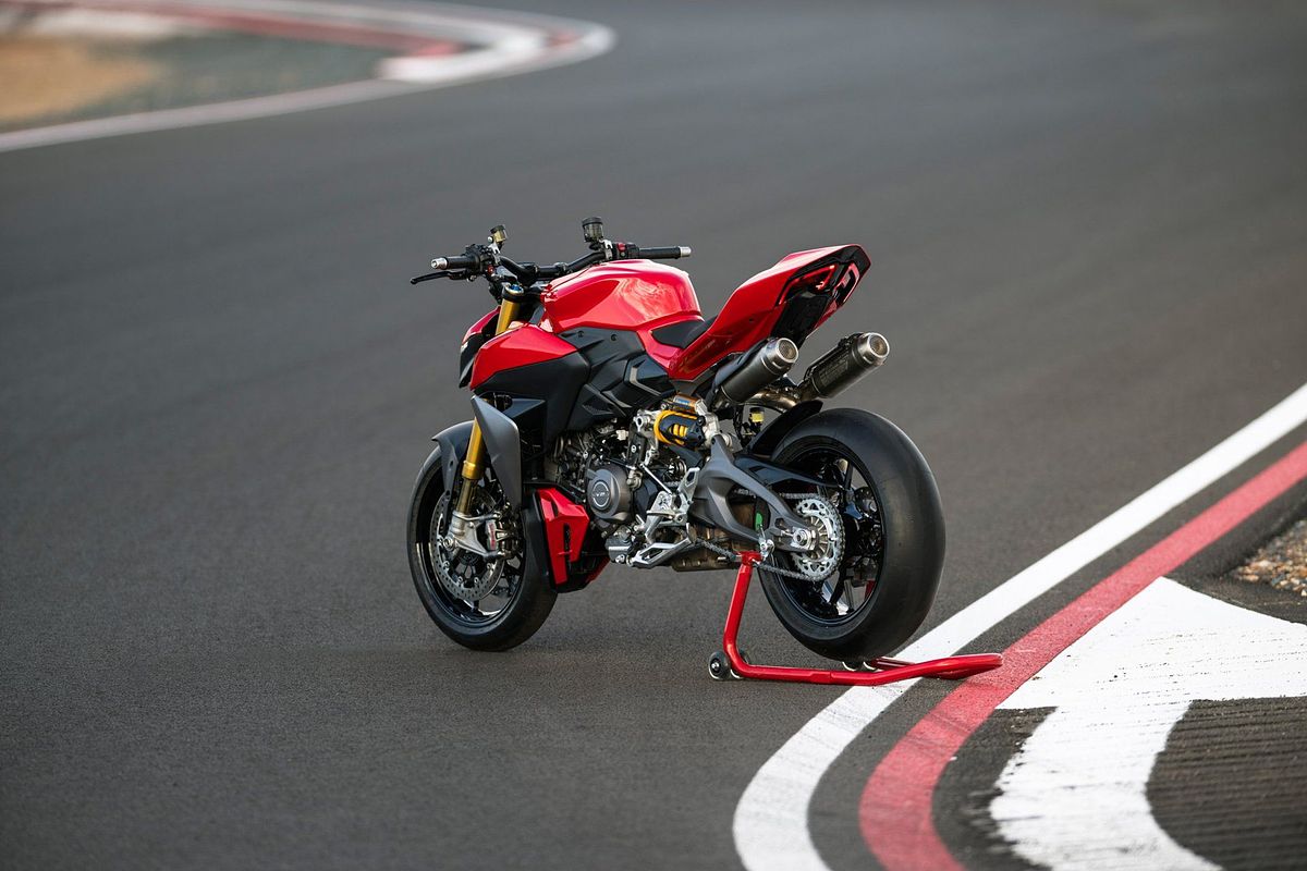 2025 Ducati STREETFIGHTER V2 S