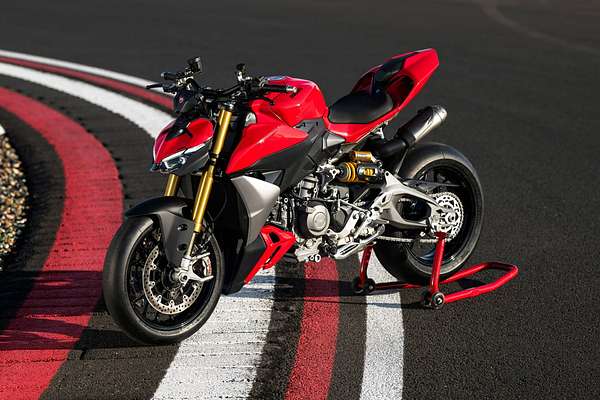 2025 Ducati STREETFIGHTER V2 S