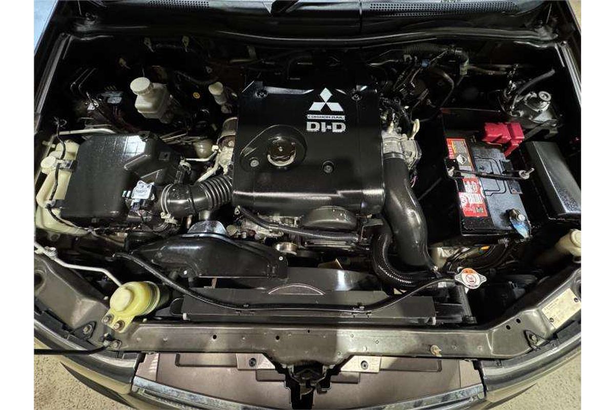 2013 Mitsubishi Triton GLX-R MN 4X4