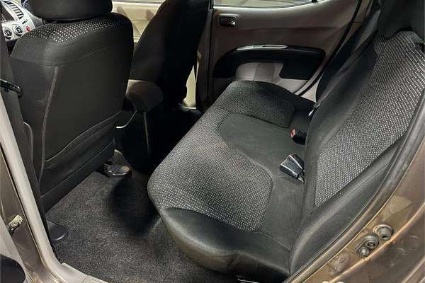 2013 Mitsubishi Triton GLX-R MN 4X4