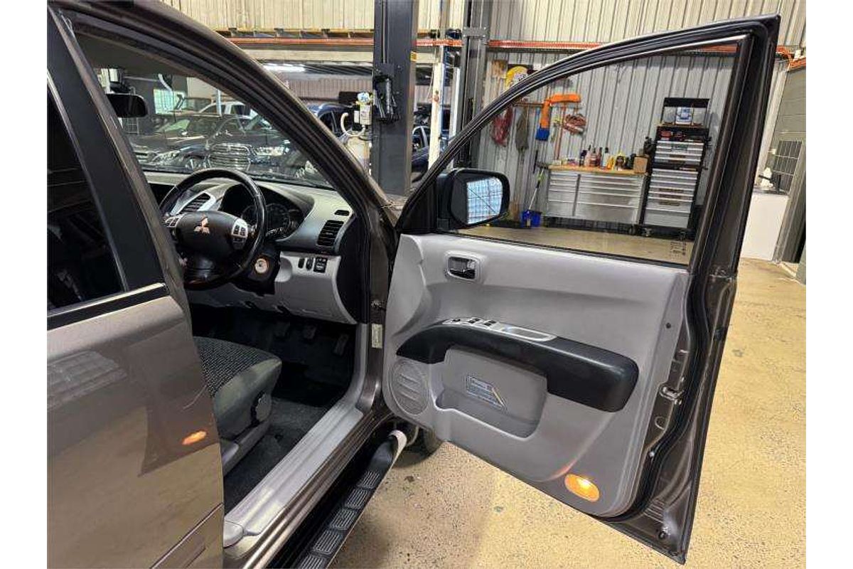2013 Mitsubishi Triton GLX-R MN 4X4