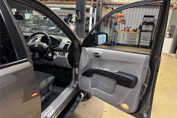 2013 Mitsubishi Triton GLX-R MN 4X4
