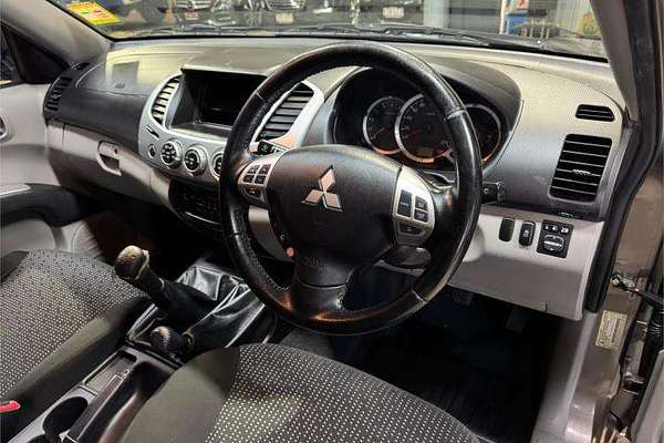 2013 Mitsubishi Triton GLX-R MN 4X4