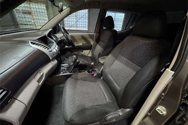 2013 Mitsubishi Triton GLX-R MN 4X4