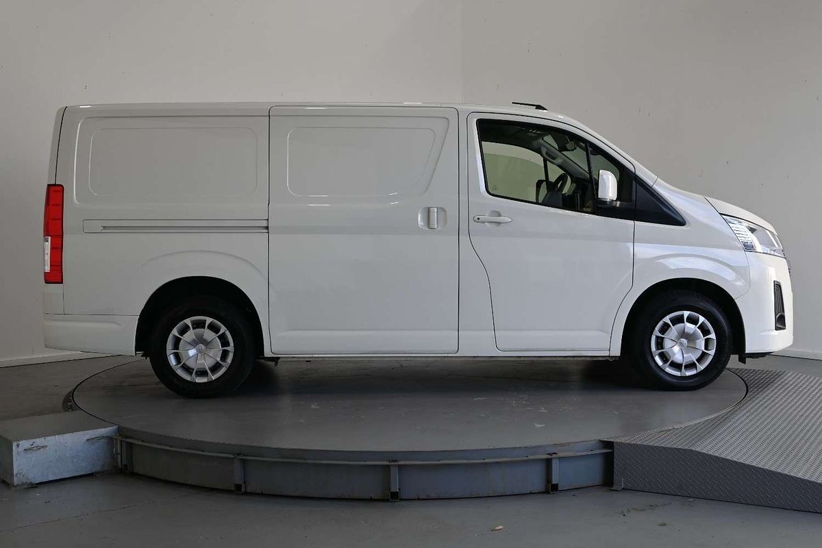 2024 Toyota Hiace GDH300R LWB